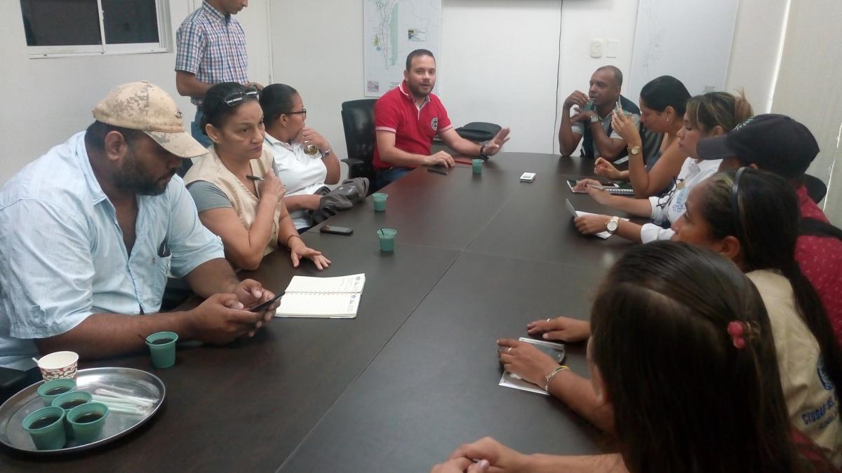 Secretario de Salud se reúne con líderes cívicos de Mamatoco y Guachaca