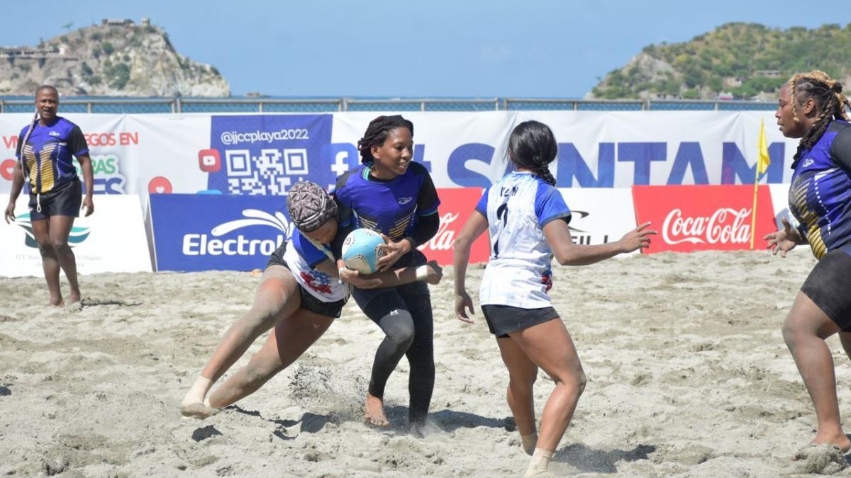 Las mujeres midieron ‘fuerza’ en rugby playa
