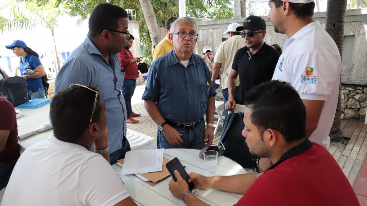 Distrito desaloja a vendedores estacionarios y sella establecimiento en corredor turístico