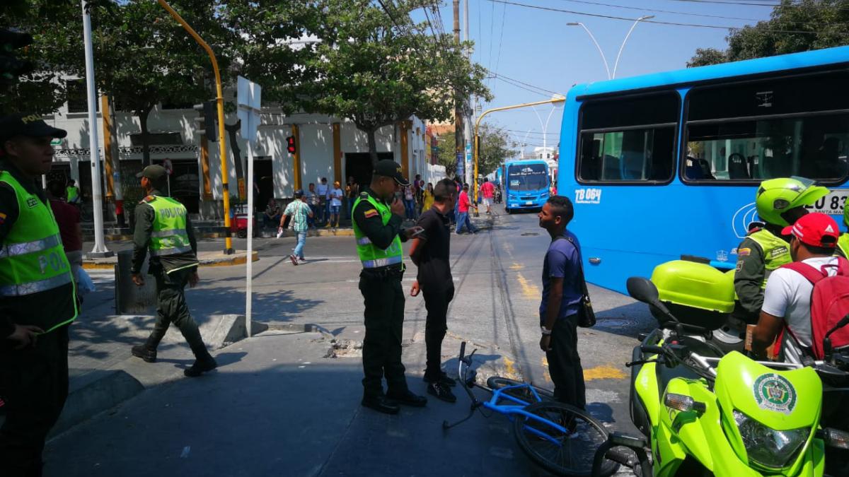 Gobierno Distrital refuerza seguridad en semáforos y transporte público de Santa Marta