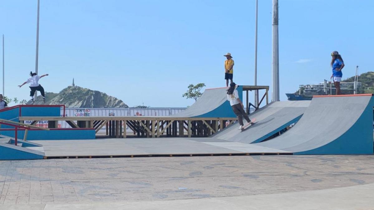 La emoción y la adrenalina llegan al Camellón de la Bahía con el skateboarding