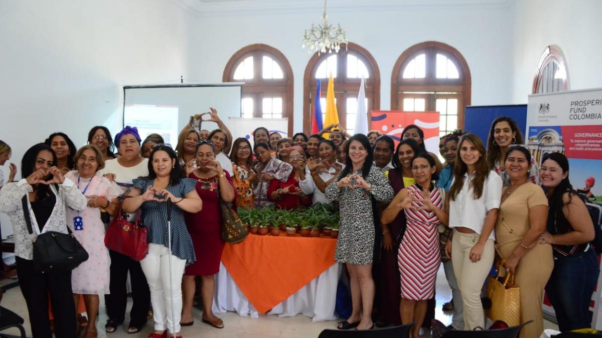 Nueva Secretaría de la Mujer se estrena con un taller de género e inclusión