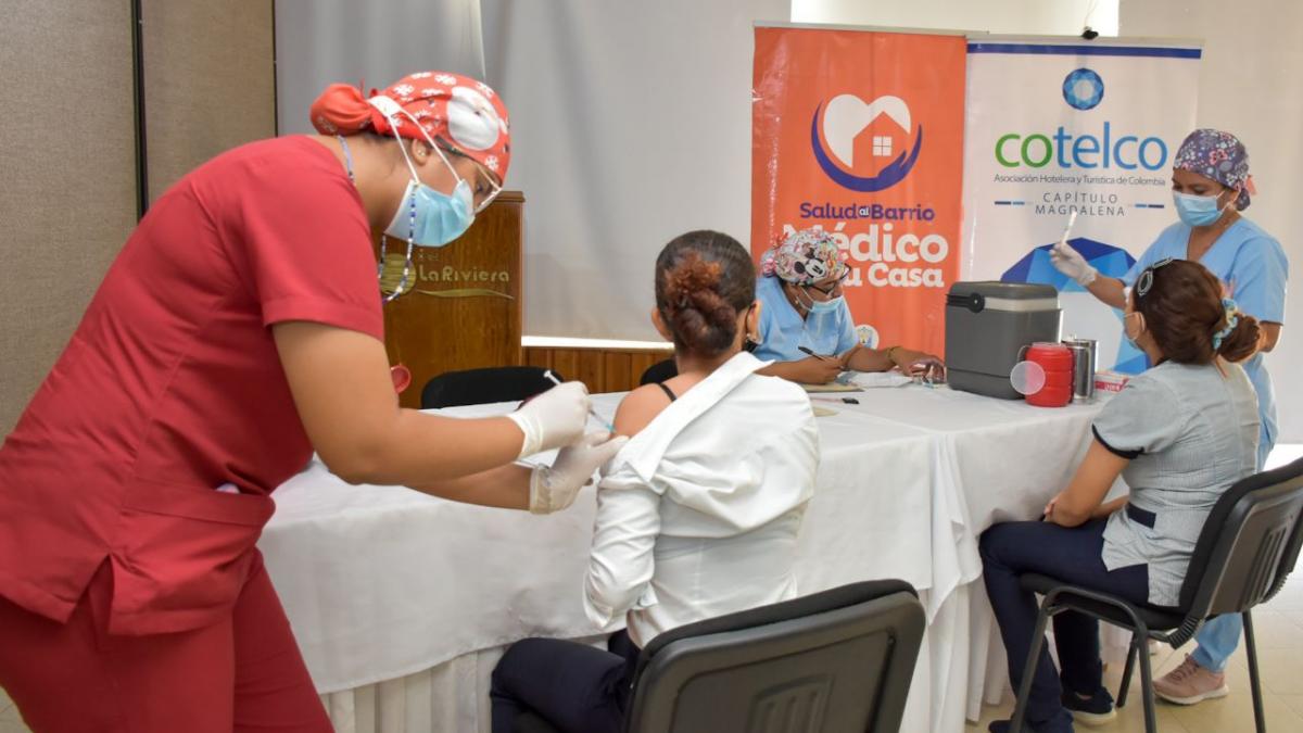 Salud al Barrio-médico en tu casa inicia jornadas de vacunación COVID-19 a trabajadores del sector hotelero