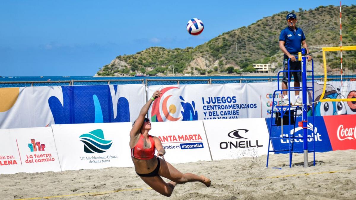 Cuba y Venezuela ratificaron su favoritismo en el voleibol playa femenino