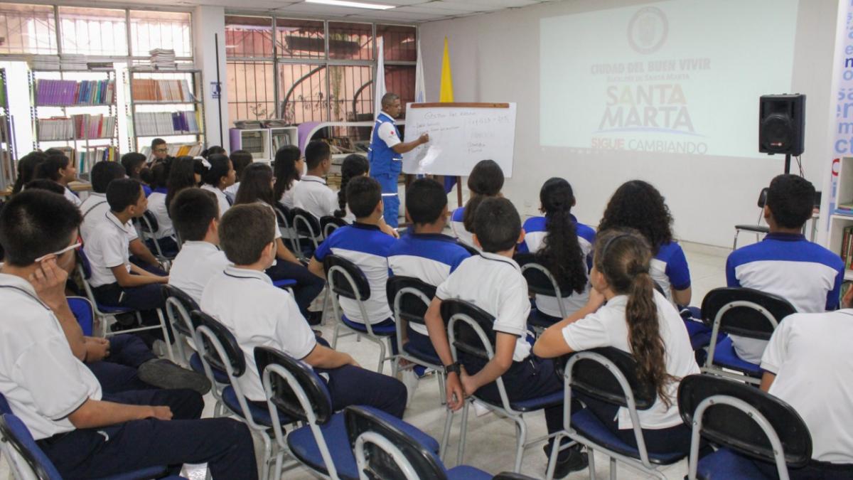 Alcaldía del Cambio realiza taller: 'Gestión del Riesgo Escolar: Preparativos escolares para la respuesta a emergencias y respuesta' en la Institución Educativa Distrital Liceo Samario