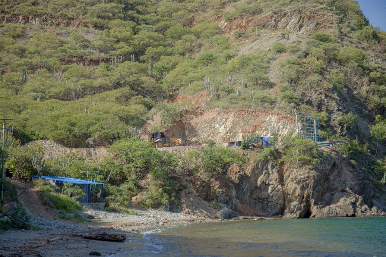 Distrito impone medida de suspensión a obra que afectaba zonas de protección ambiental en los cerros