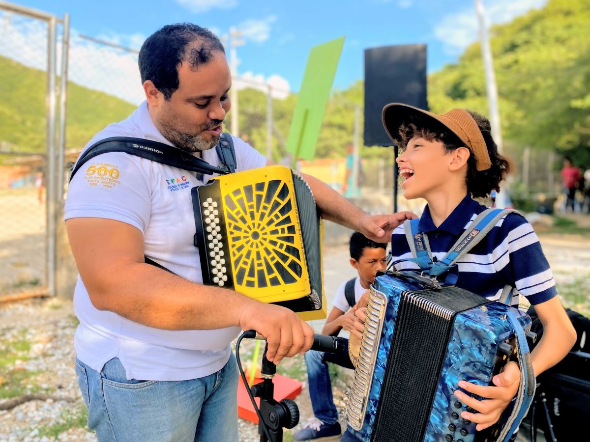 Galerías Populares EFAC llenan de arte y cultura parques del Distrito