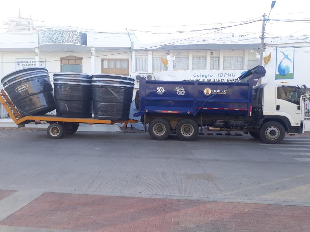 La Alcaldía y la Essmar habilitarán tanques elevados de 10 mil litros para más barrios en Santa Marta La Alcaldía y la Essmar habilitarán tanques elevados de 10 mil litros para más barrios en Santa Marta