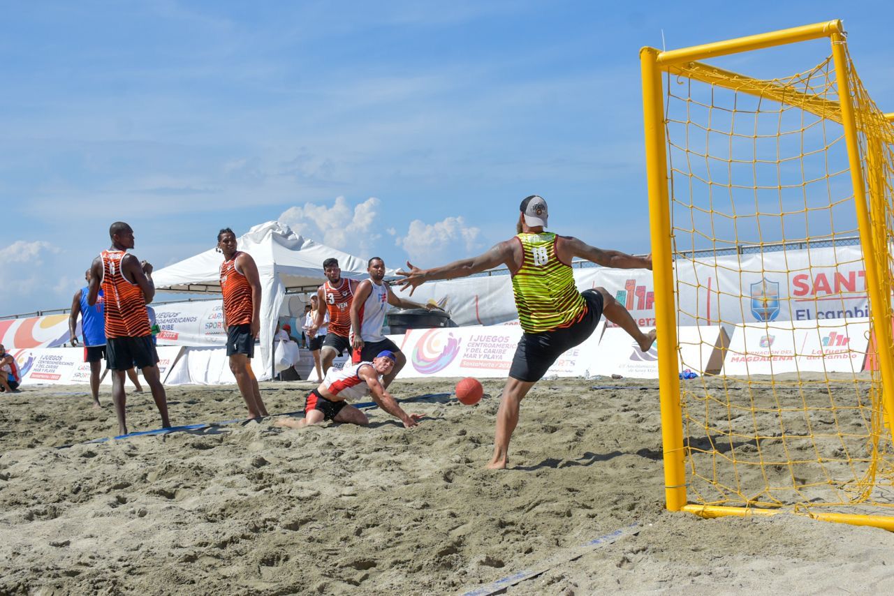 En tercer día de los I Juegos Centroamericanos del Caribe Mar y Playa, Venezuela lidera la tabla de medallería