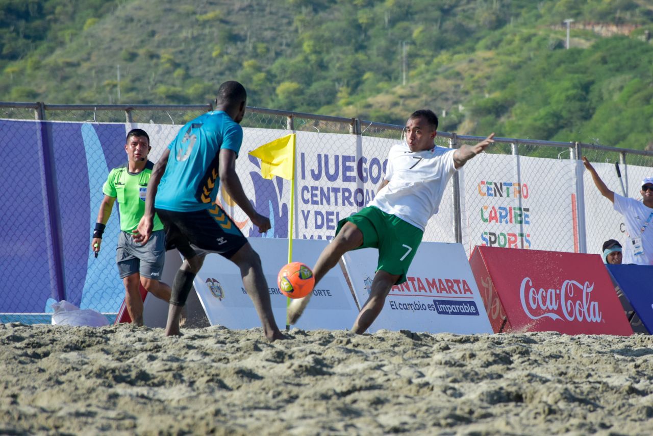 En tercer día de los I Juegos Centroamericanos del Caribe Mar y Playa, Venezuela lidera la tabla de medallería