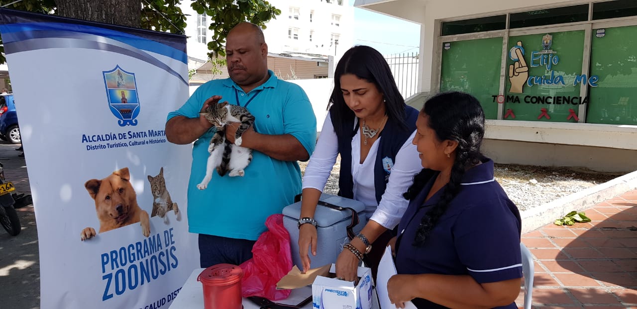 Secretaría de Salud continúa con vacunación antirrábica para perros y gatos