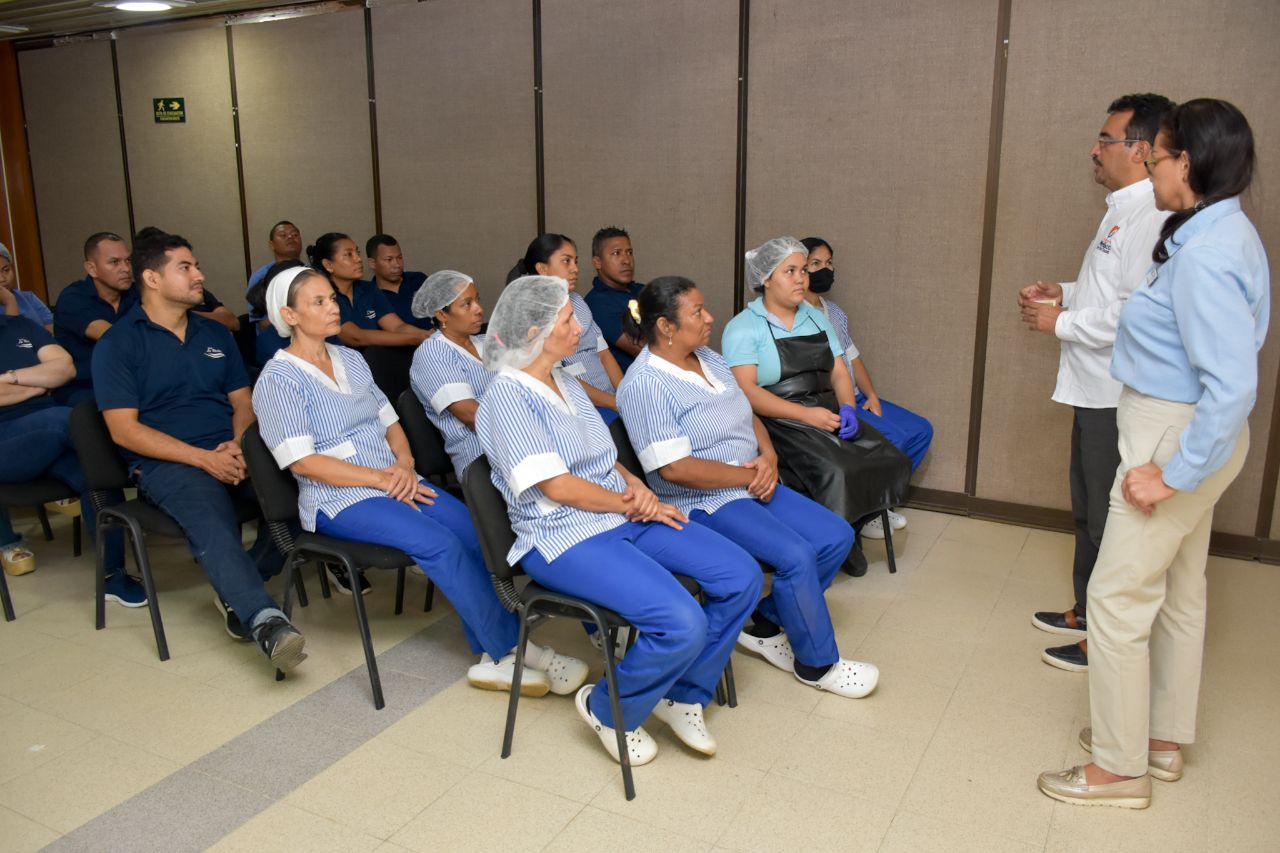 Salud al Barrio-médico en tu casa inicia jornadas de vacunación COVID-19 a trabajadores del sector hotelero