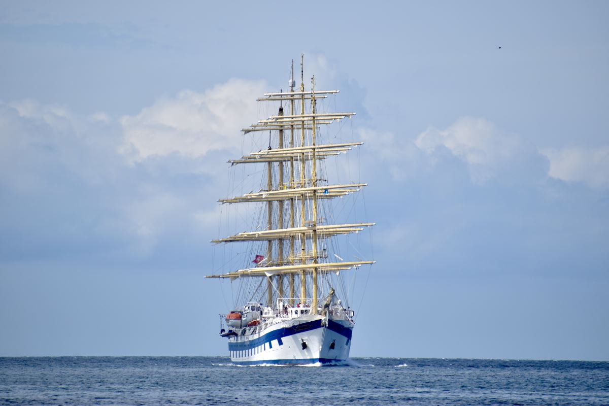 Velero Royal Clipper visita Santa Marta en su recorrido por el mar Caribe