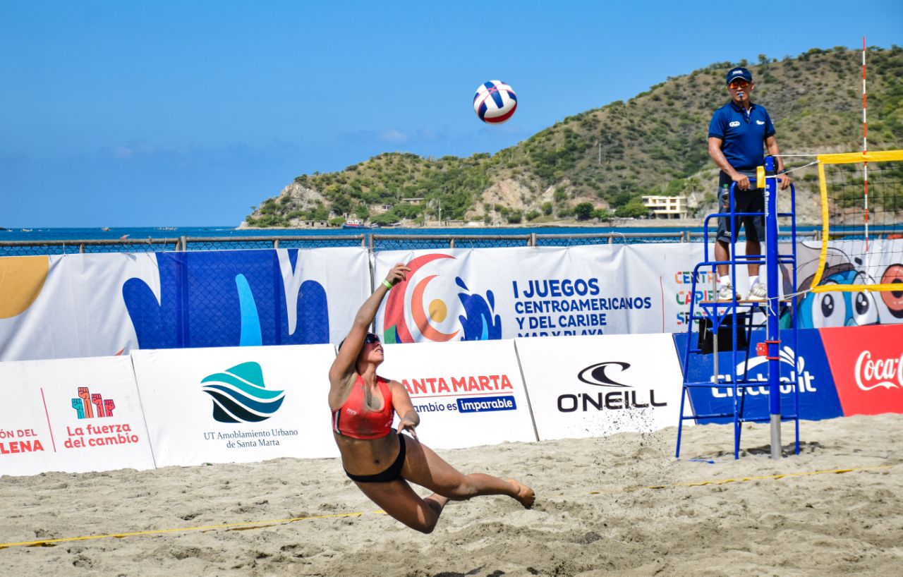 Cuba y Venezuela ratificaron su favoritismo en el voleibol playa femenino