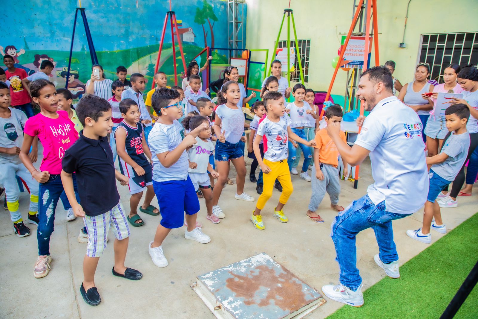 Guachaca se llenó de arte y cultura con las Galerías Populares de EFAC