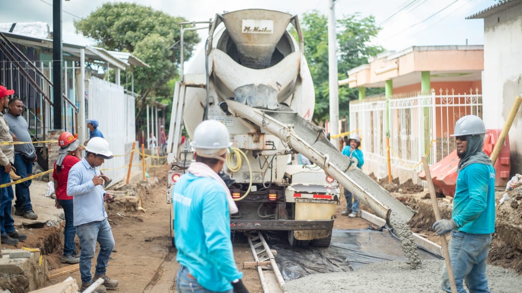 Alcaldía Distrital inició etapa de pavimentación en el 11 de Noviembre