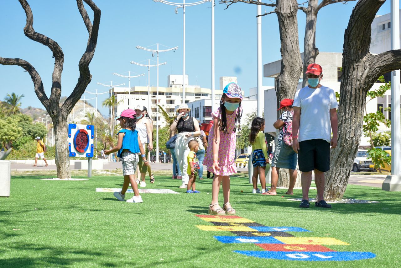 Alcaldía Distrital invita a cuidar del Camellón de la Bahía durante la temporada de fin de año